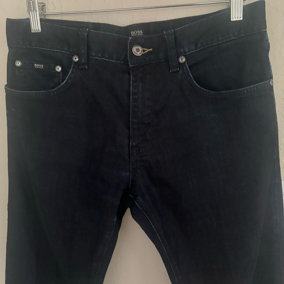 BOSS HUGO BOSS Regular Fit Straight Leg Dark Wash Stretch Jeans Maine 1 32x32 - Picture 10 of 15
